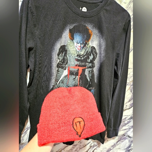 Tops - 🤡 NWOT IT bundle 🤡